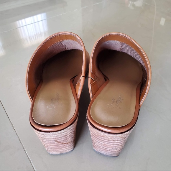 Crown Vintage Brown Mules - Picture 8 of 10